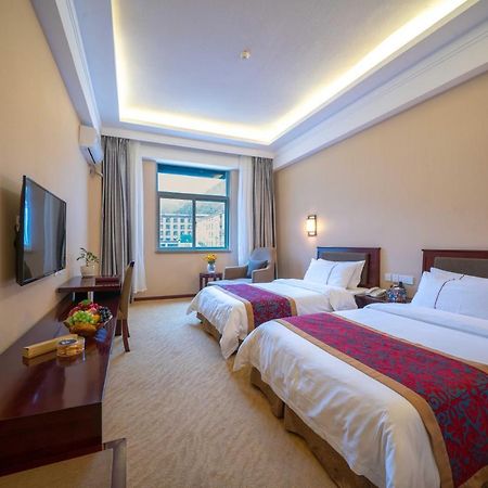 Ramada Encore Daocheng Yading Экстерьер фото
