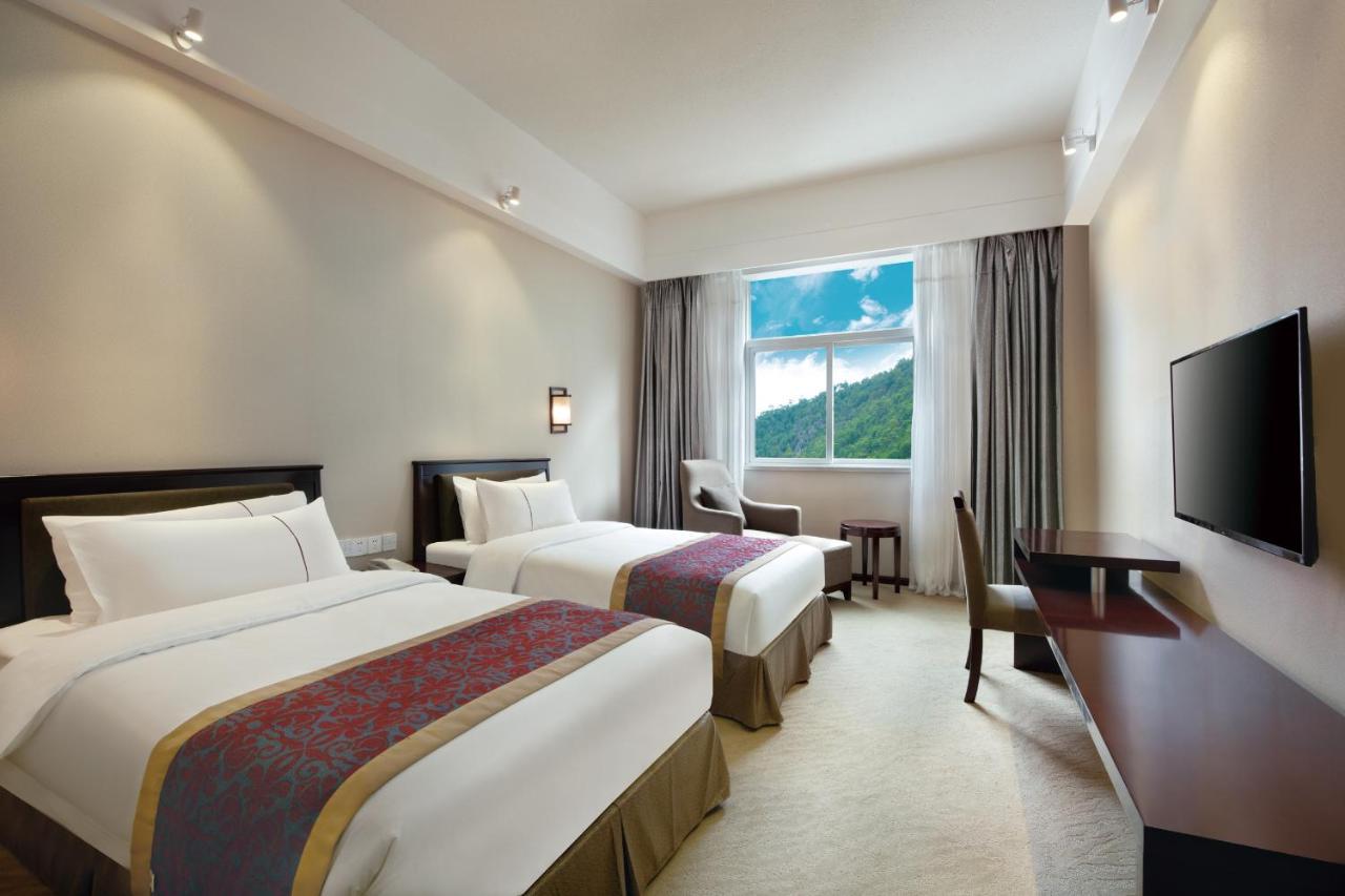 Ramada Encore Daocheng Yading Экстерьер фото